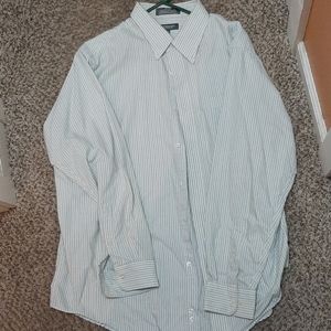 XL Croft & Barrow Button Up